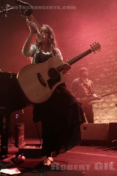 ANGUS AND JULIA STONE - 2010-05-08 - PARIS - Cafe de la Danse - 